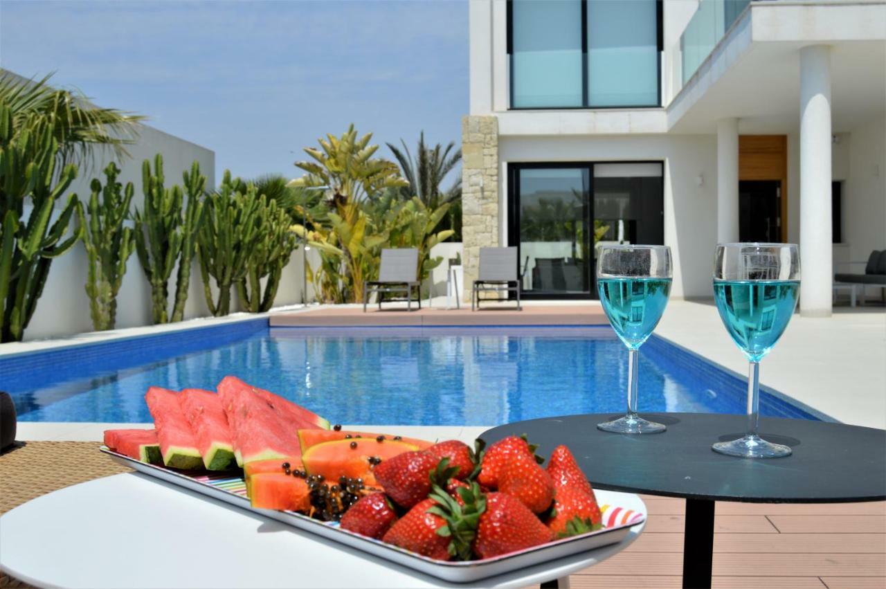 Villa With Private Pool Llobregales Eksteriør bilde